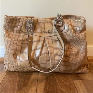 COACH bag. Like New ***